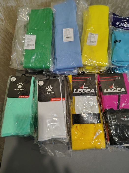 Продам нові футбольні гетри відомих брендів