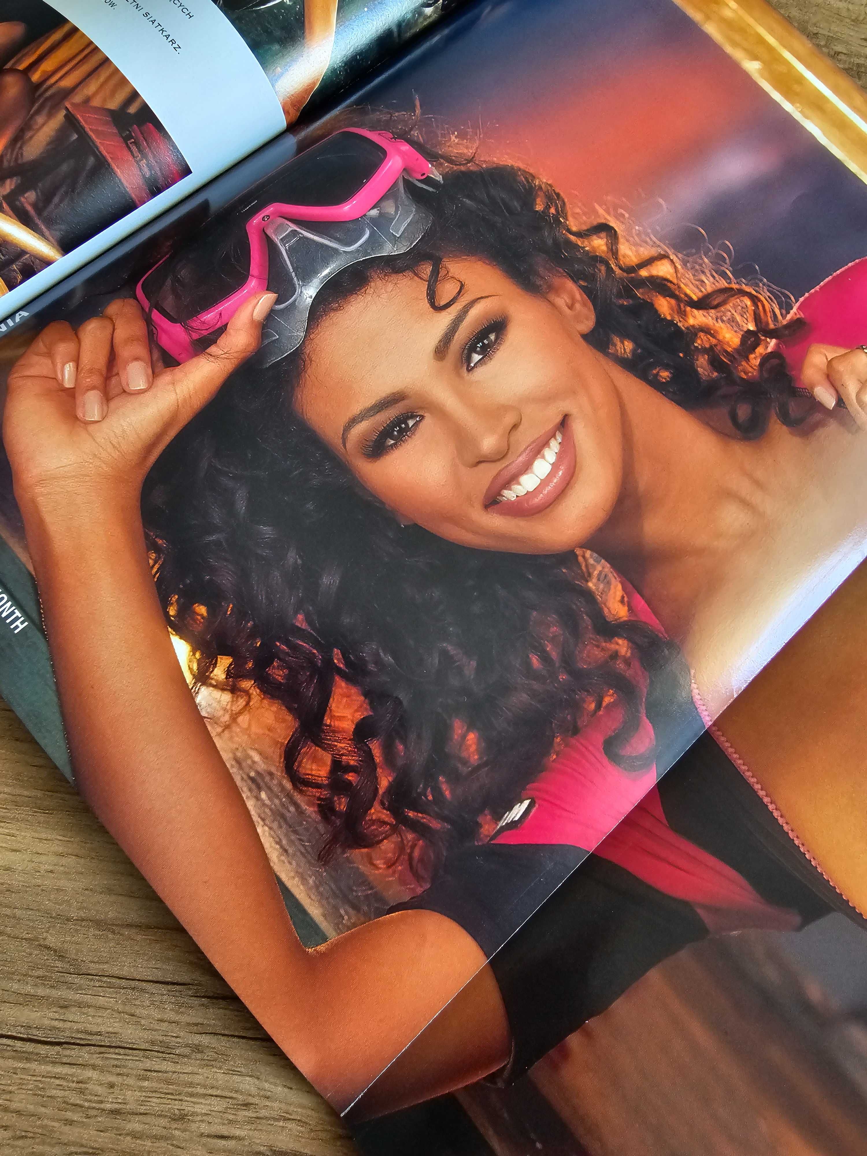 Playboy 8/1996 - Karin Taylor, Wiganna Papina, Iza Liżewska