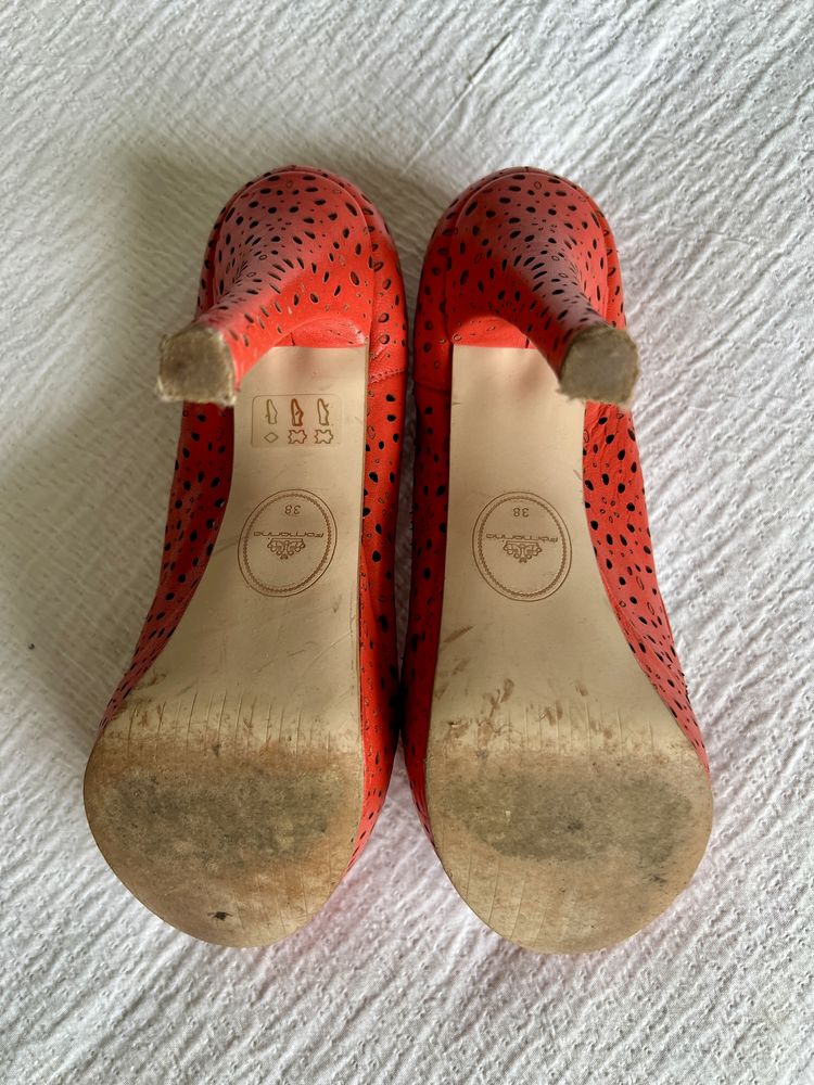 Sapatos cerimónia em pele
