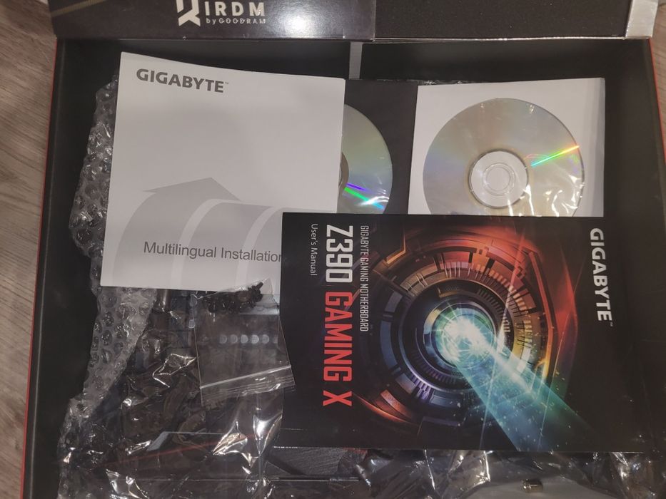 Płyta główna Gigabyte Z390 GAMING X  wraz z procesorem i ram