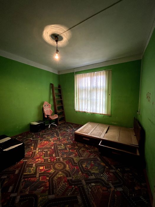 Продається 2-кімнатна квартира біля Ужгородського замку