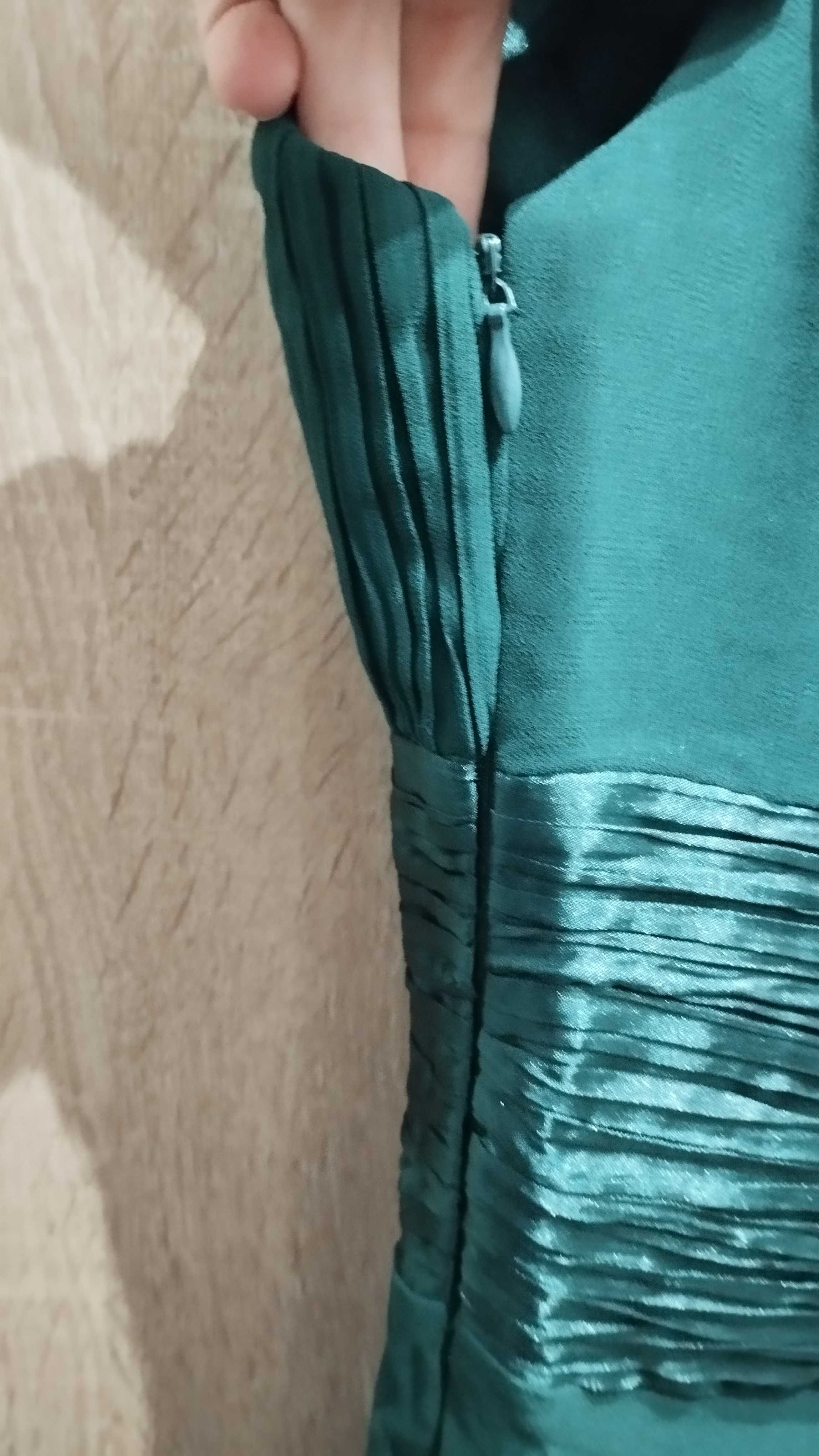 vestido comprido com aplicacoes de cerimonia