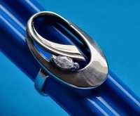 Srebrny duży pierścionek z cyrkonią 4,72 gr.pr.925 –przepiękny!