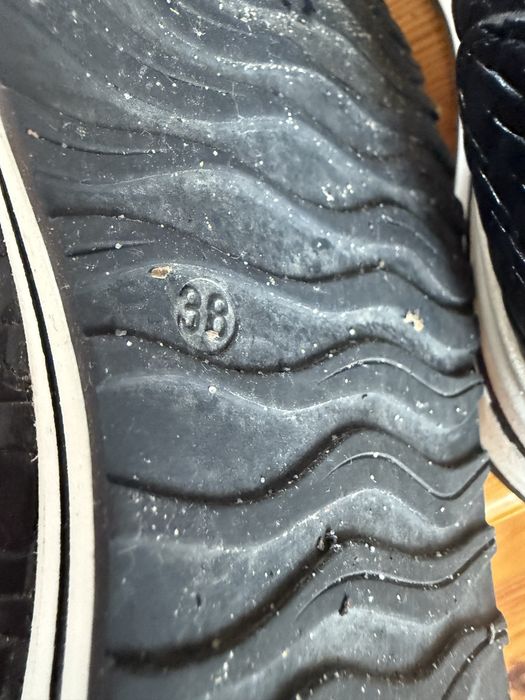 Czarne skorzane sneakersy NUDE roz 38