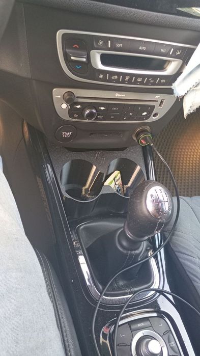 Подстаканник в Renault Megane 3 !!!