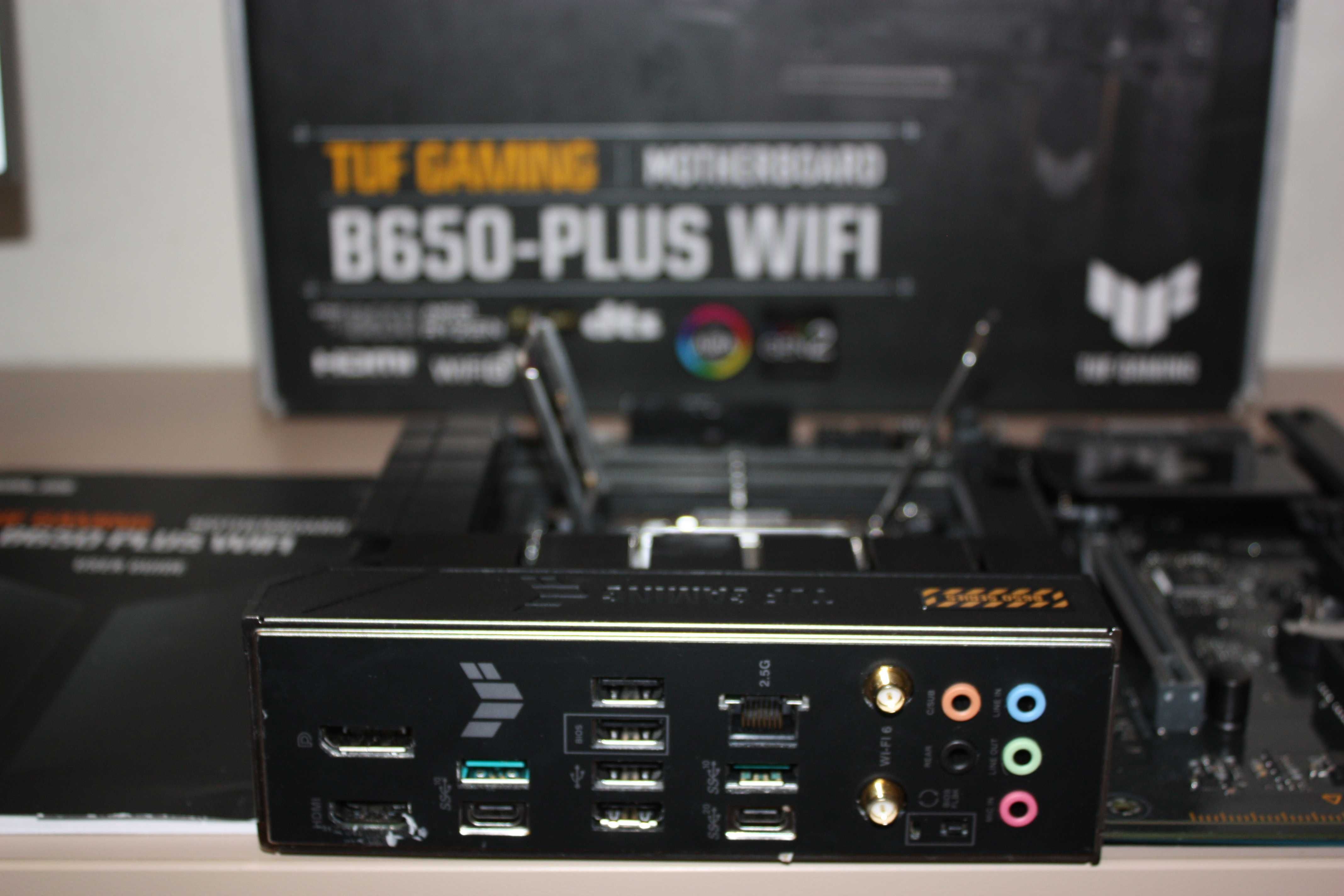 Материнська плата Asus TUF Gaming B650-Plus Wi-Fi