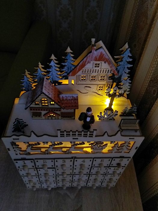 Різдвяний адвент календар "Будиночок"  з підсвічуванням.