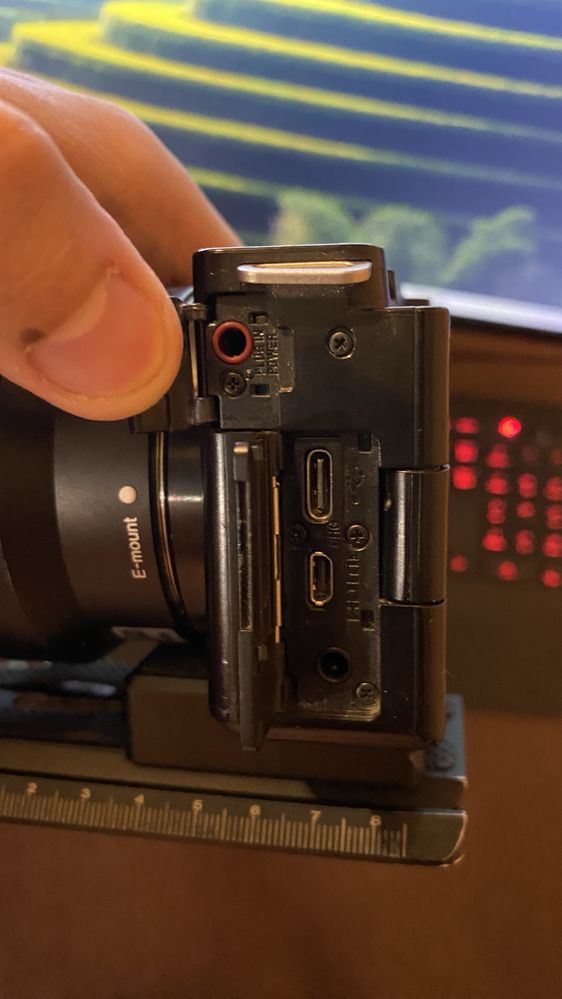 Продам Sony zv-e10 + sony 18-105 f4