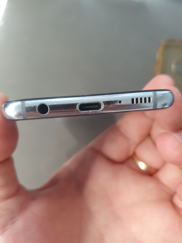 Продам Samsung Galaxy S10e