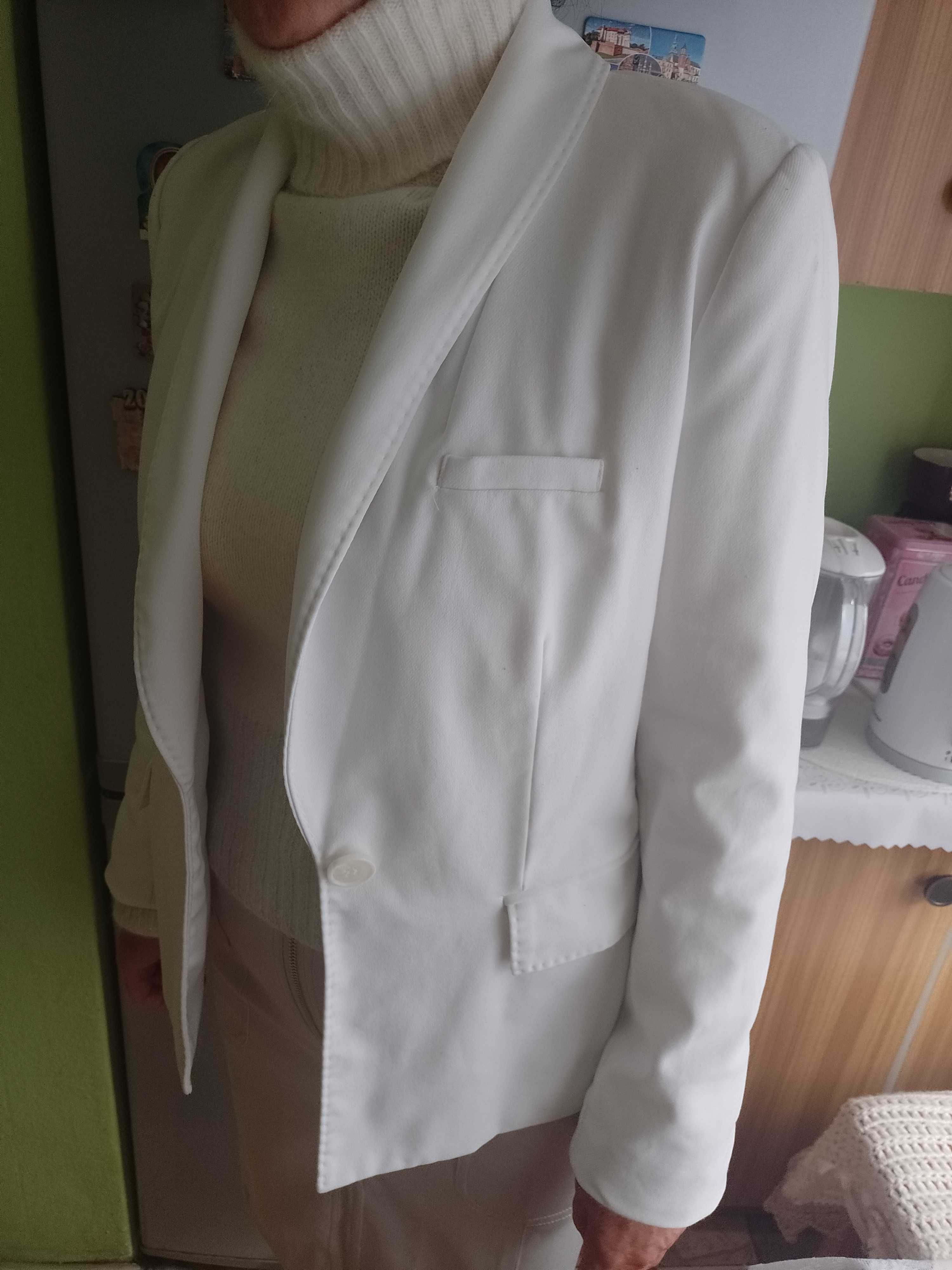 (36/S) Biała marynarka z Londynu, żakiet
