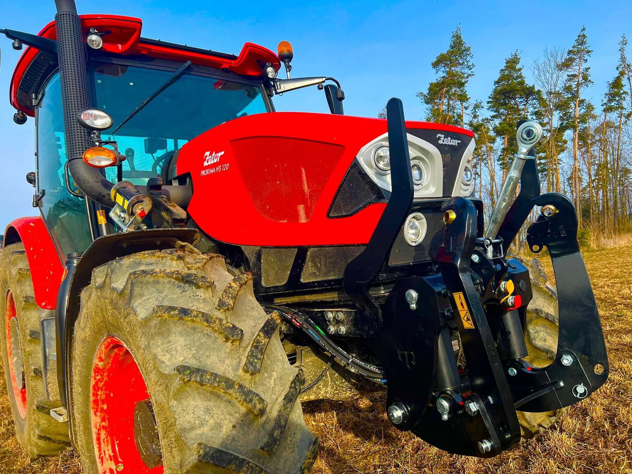 Podnośnik czołowy TUZ do ciągników marki Zetor PRODUCENT