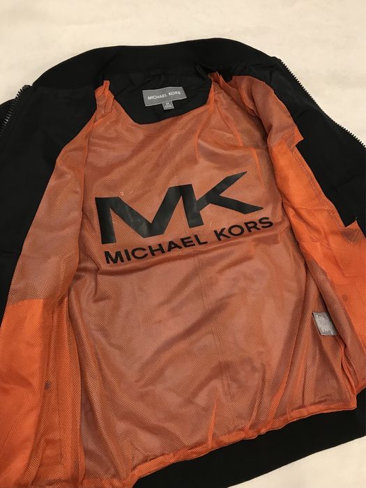 Продам мужскую куртку/бомбер Michael Kors