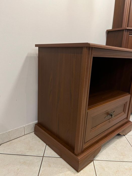 Zestaw mebli komoda, witryna, szafka rtv
