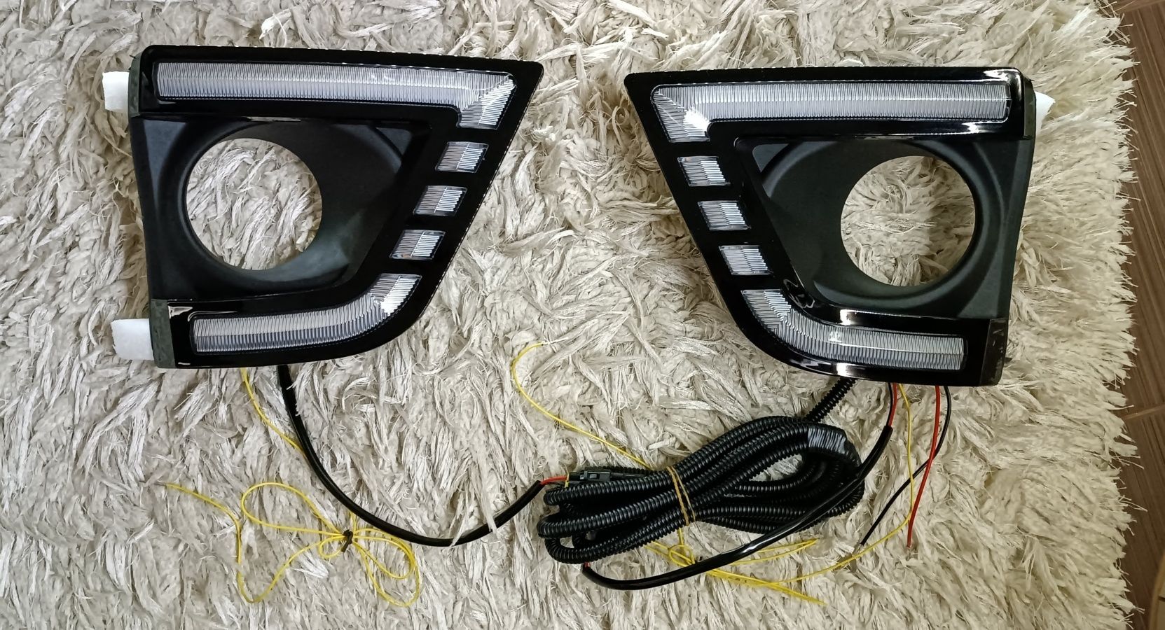 Toyota Corolla E16 ledy LED światła do jazdy dziennej DRL halogen