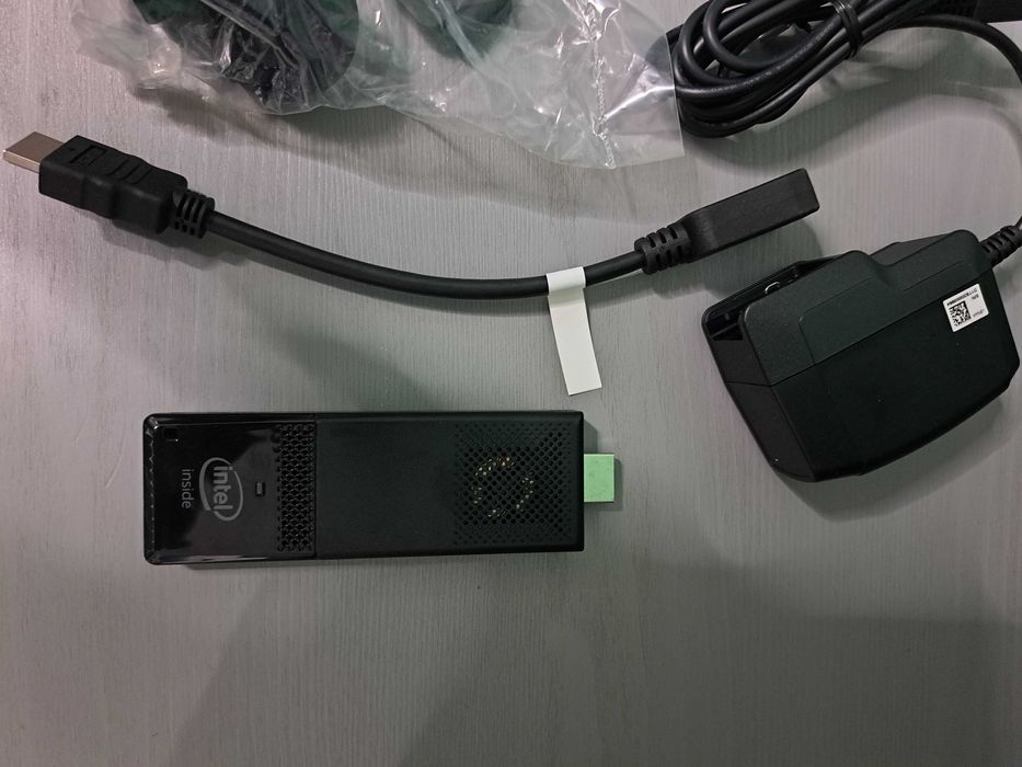 Komputer Intel Compute Stick STK1AW32SC #3