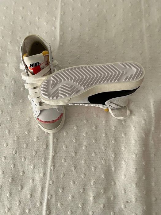 Sapatos novos para mulheres