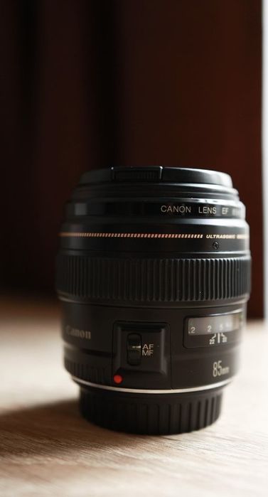 Продам обʼєктив CANON EF 85MM F/1.8 USM