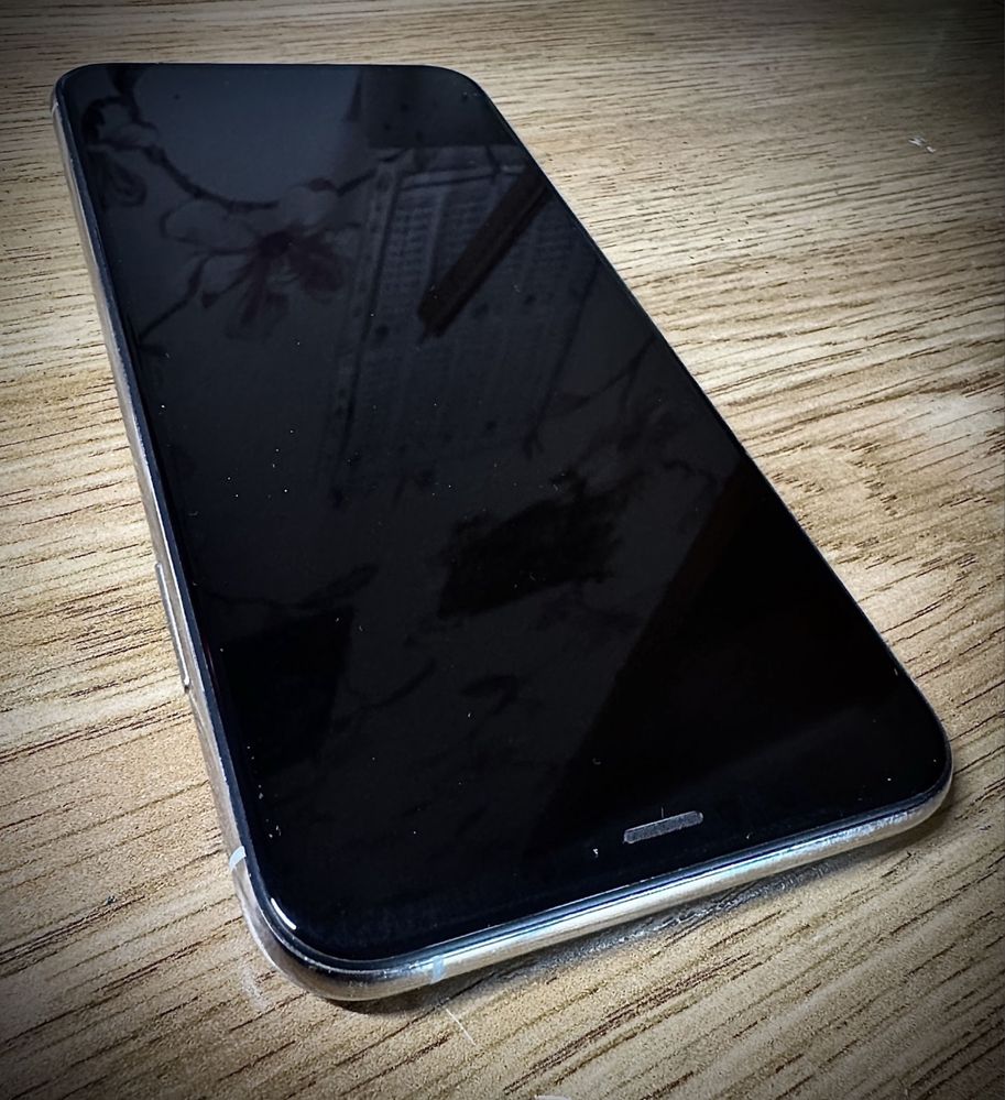 iPhone XsMax 64 + AirPods 2 + 5 стекл + 3 чехла