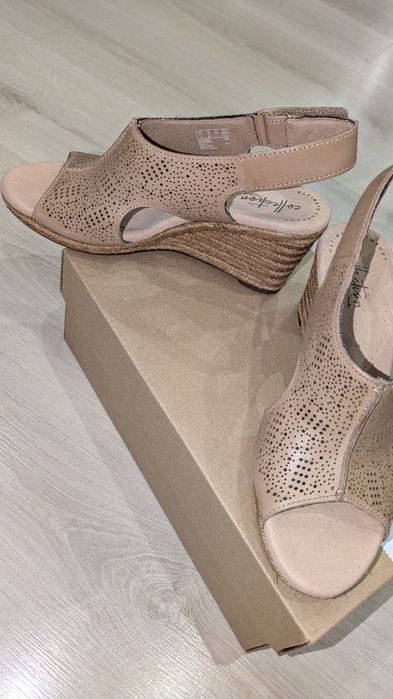 Босоніжки Clarks