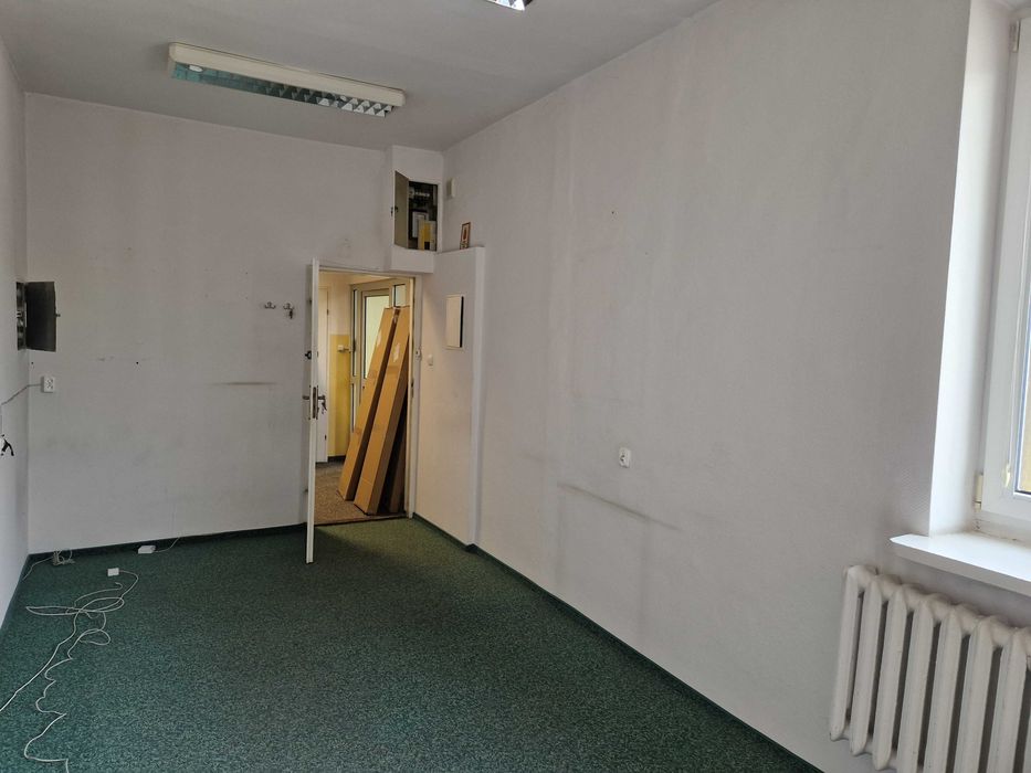 Biuro 58 m2 - Trakt św. Wojciecha 29. Trzy pokoje. 2970 netto.