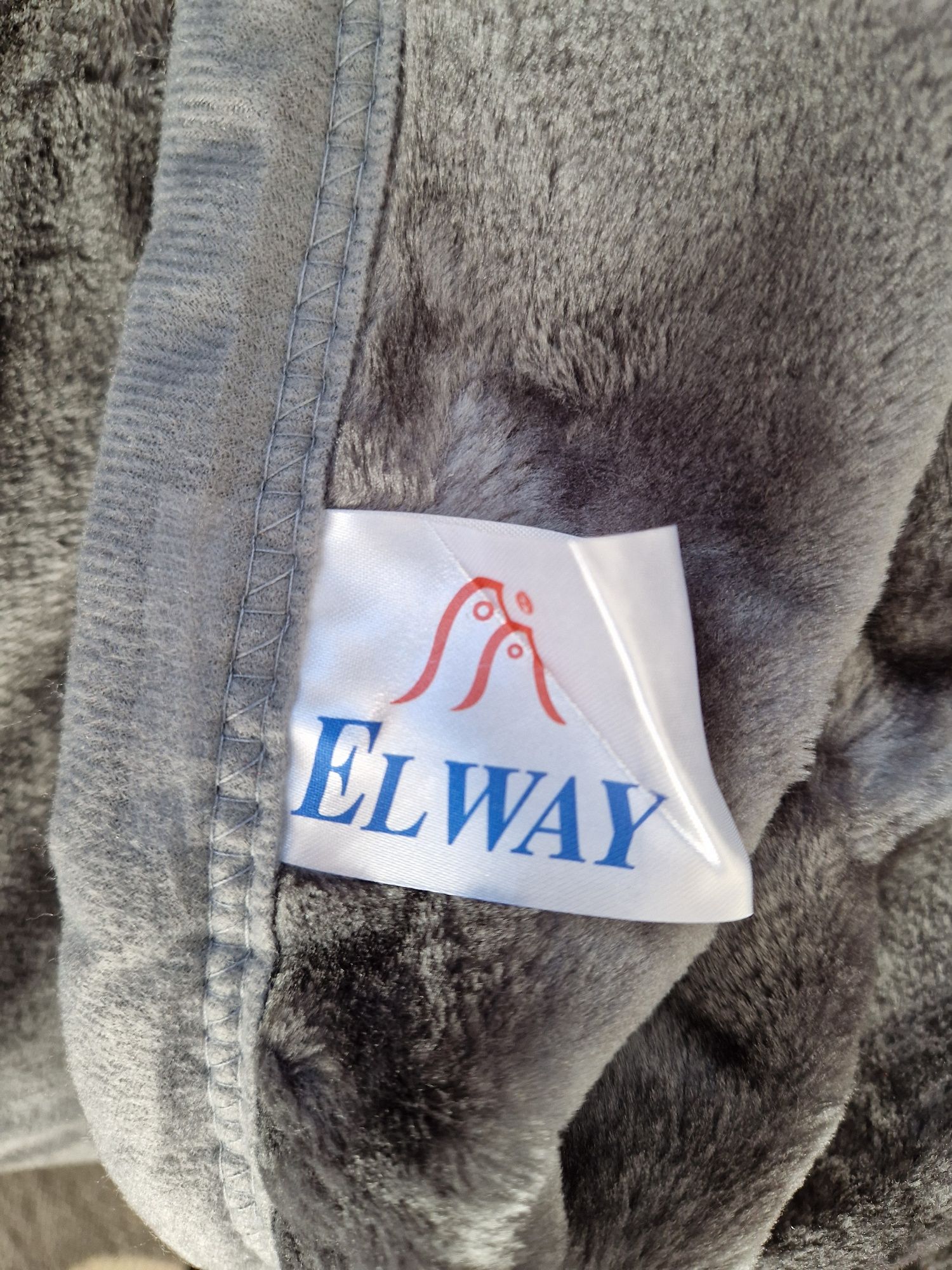 Komplet narzut na kanapę i 2 fotele Elway