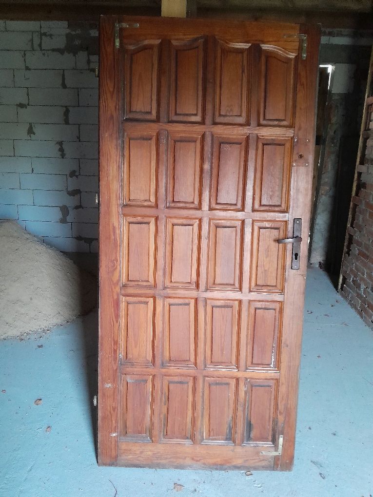 Drzwi zewnętrzne-wejściowe drewniane 90/200+ 2 zamki