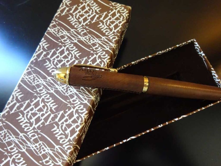 Arte Alemã caneta em Pele com aparo em iridiu, golden plate