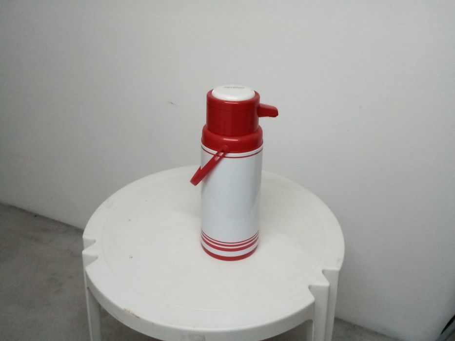 Termo grande ideal para conservação em viagem.