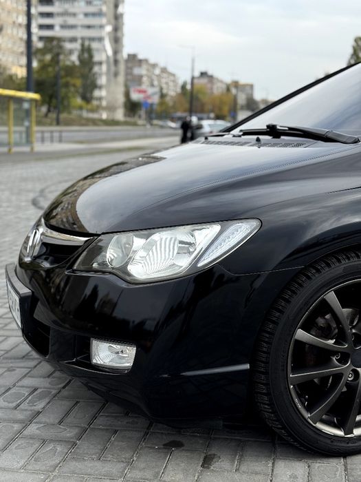 В продаже Honda Civic 2008 года 1.3 гибрид