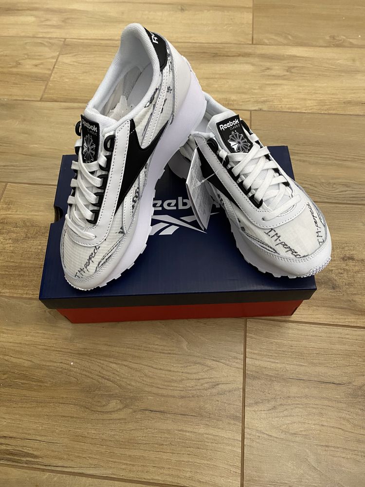 жіночі кросівки reebok az princess fy2817