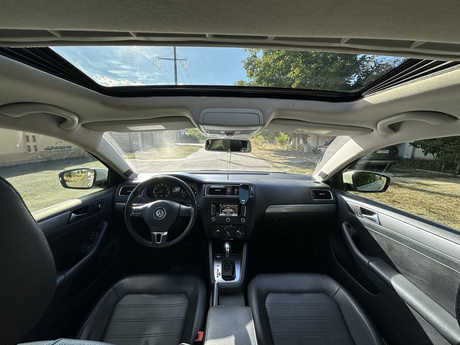 Volkswagen Jetta 2014 1.8 tsi комплектация SEL