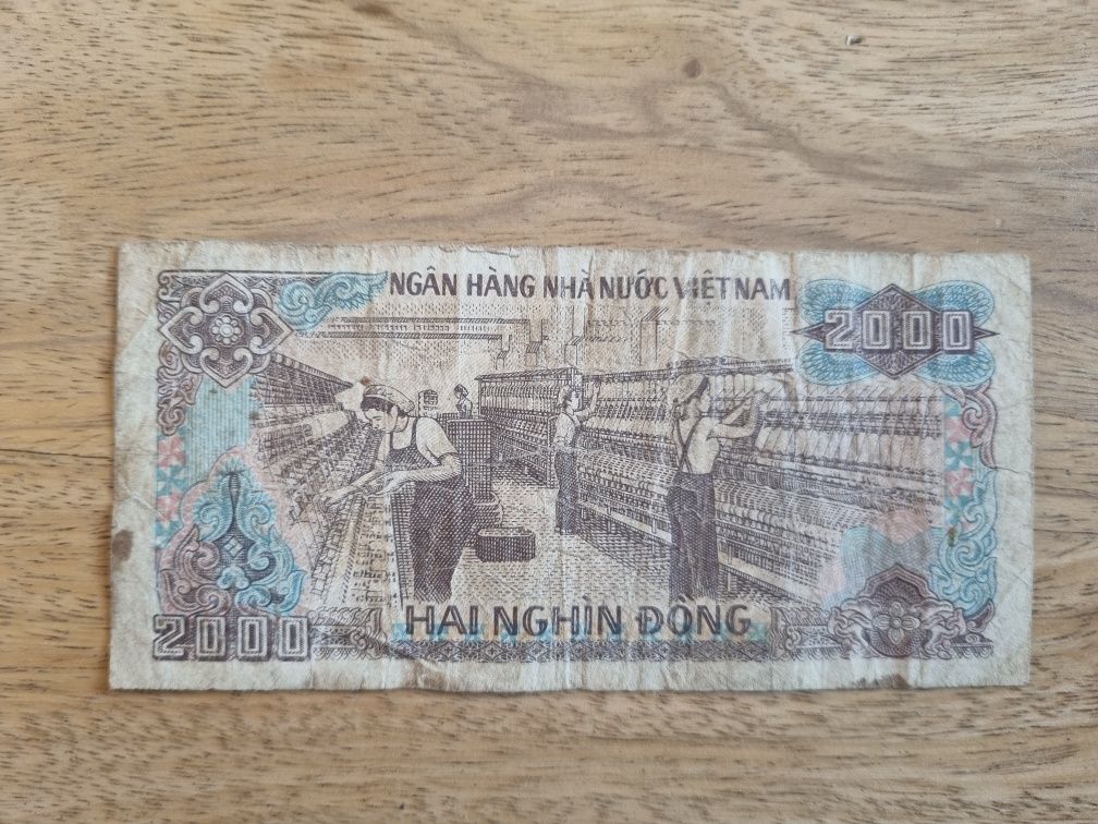 Banknot 2000 Dong * Vietnam