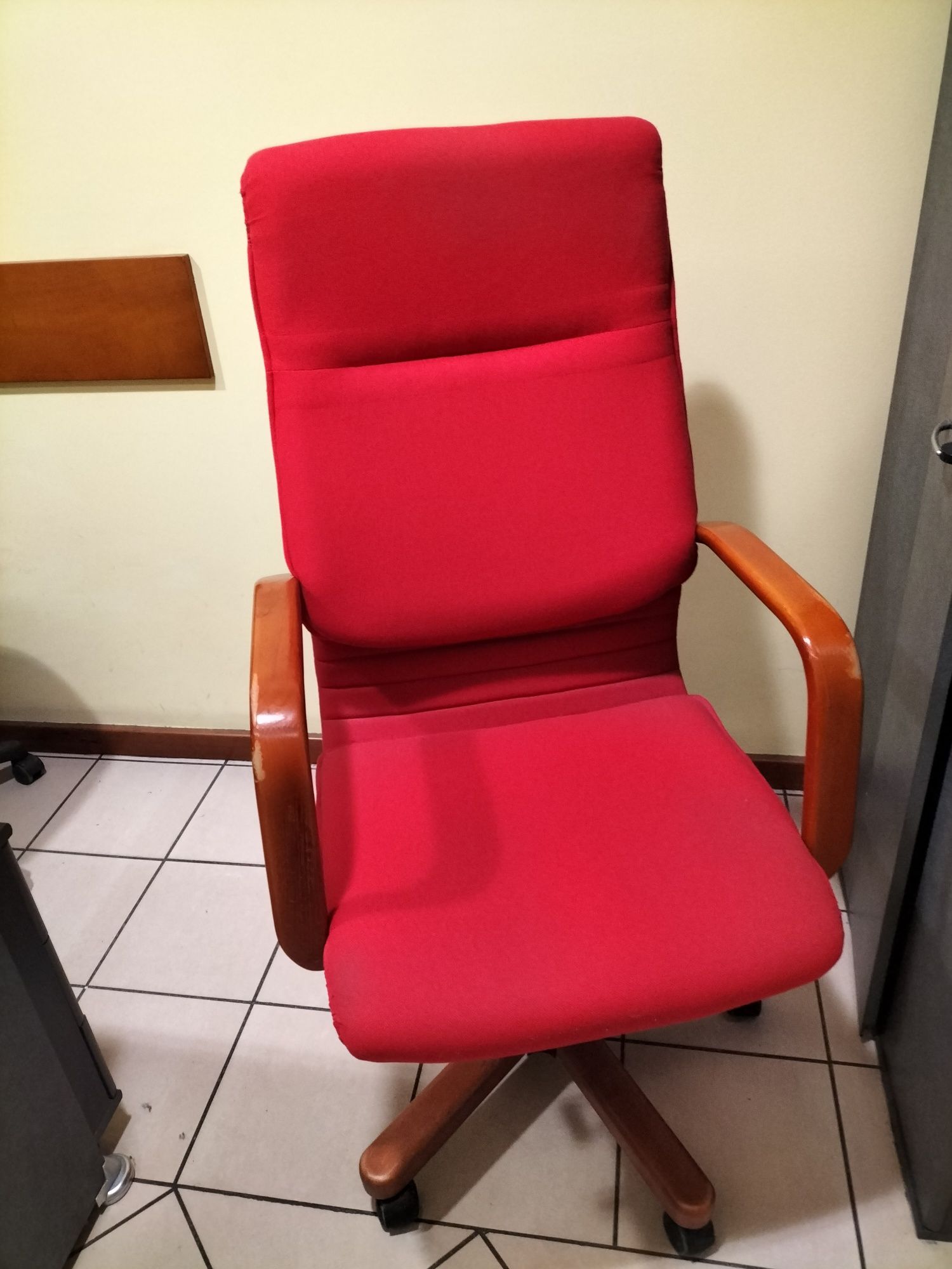 Fotel obrotowy Krzesło obrotowe biurowe czerwone