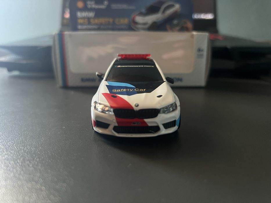Коллекционная модель BMW M5 Safety car Shell