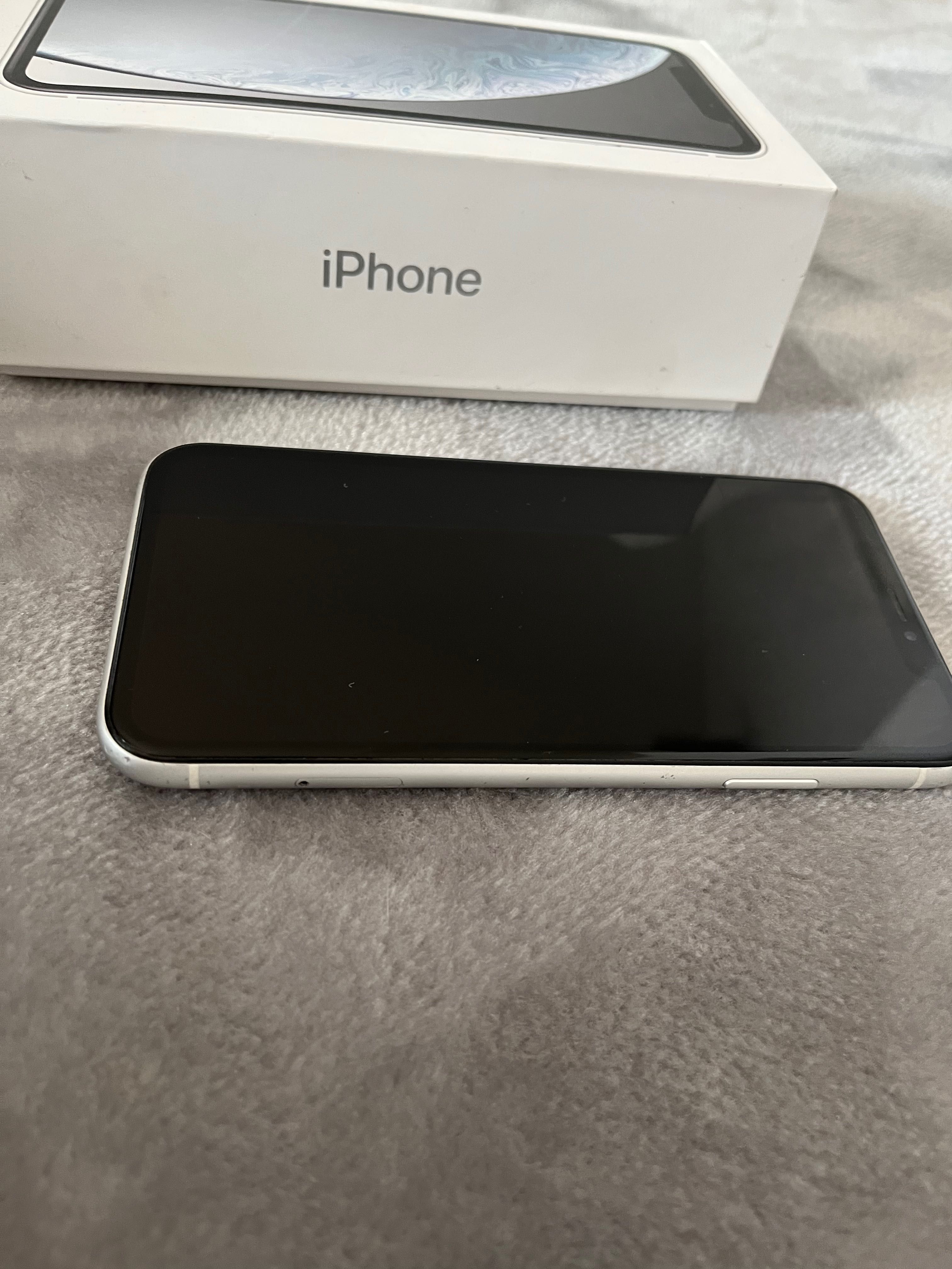 Iphone XR w dobrym stanie