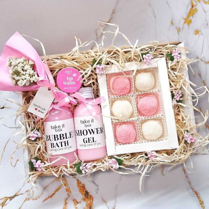 Подарунковий набір для дівчини, жінки на свято/День народження/Бьюти б