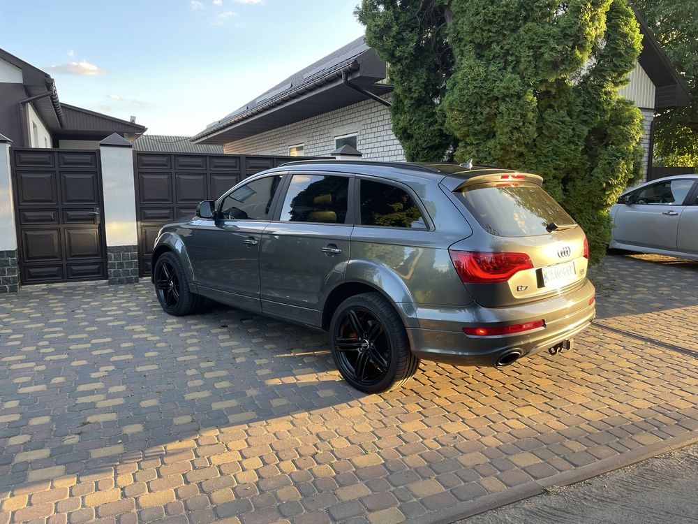 Audi Q7 Prestige S-line V12