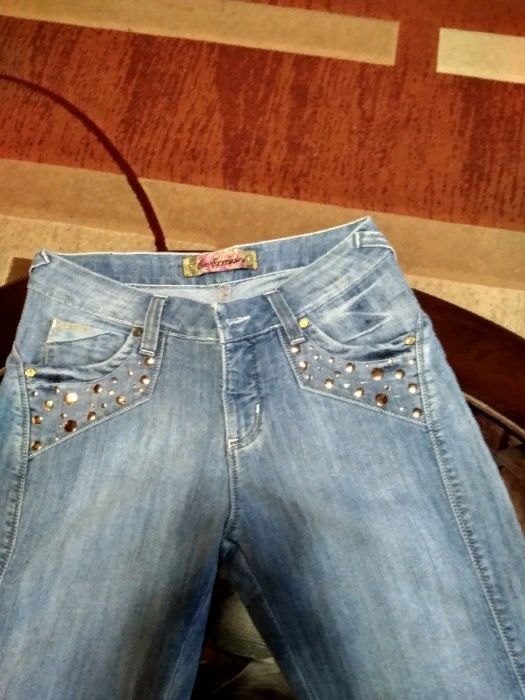 Шикарные джинсы женские фирменные