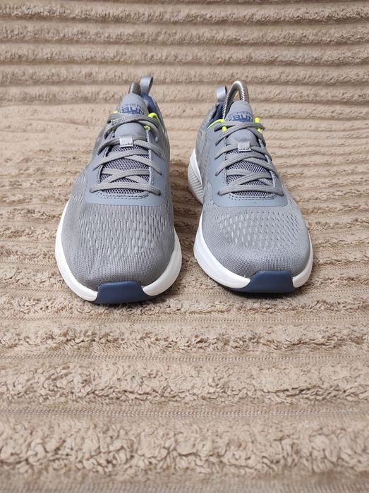 Оригінальні спортивні кросівки Skechers go run