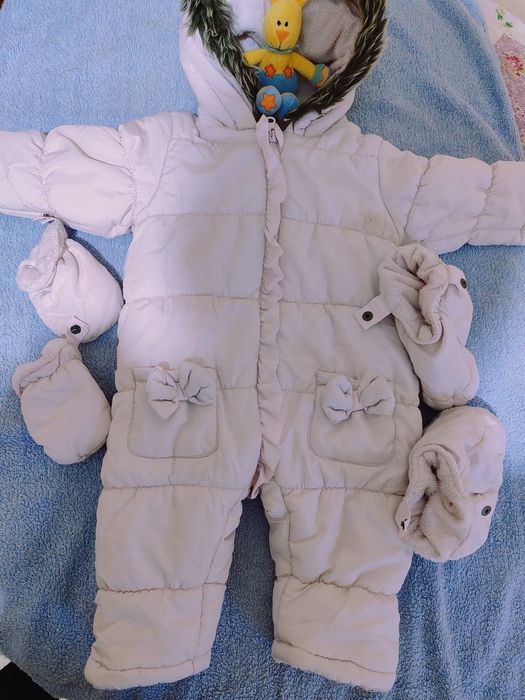 Комбінезон для дівчинки 6 - 9 місяців