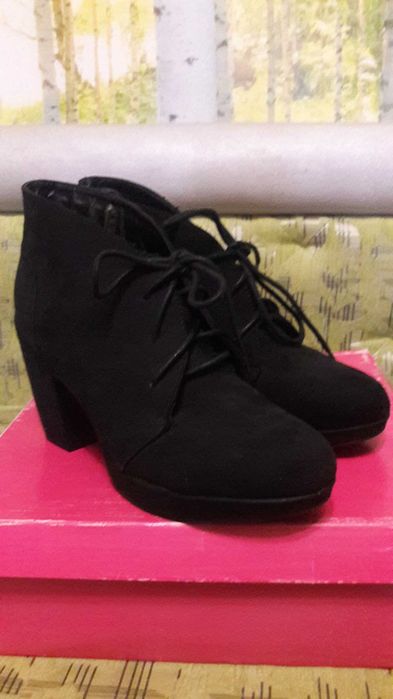 Продам ботинки женские, размер 41.