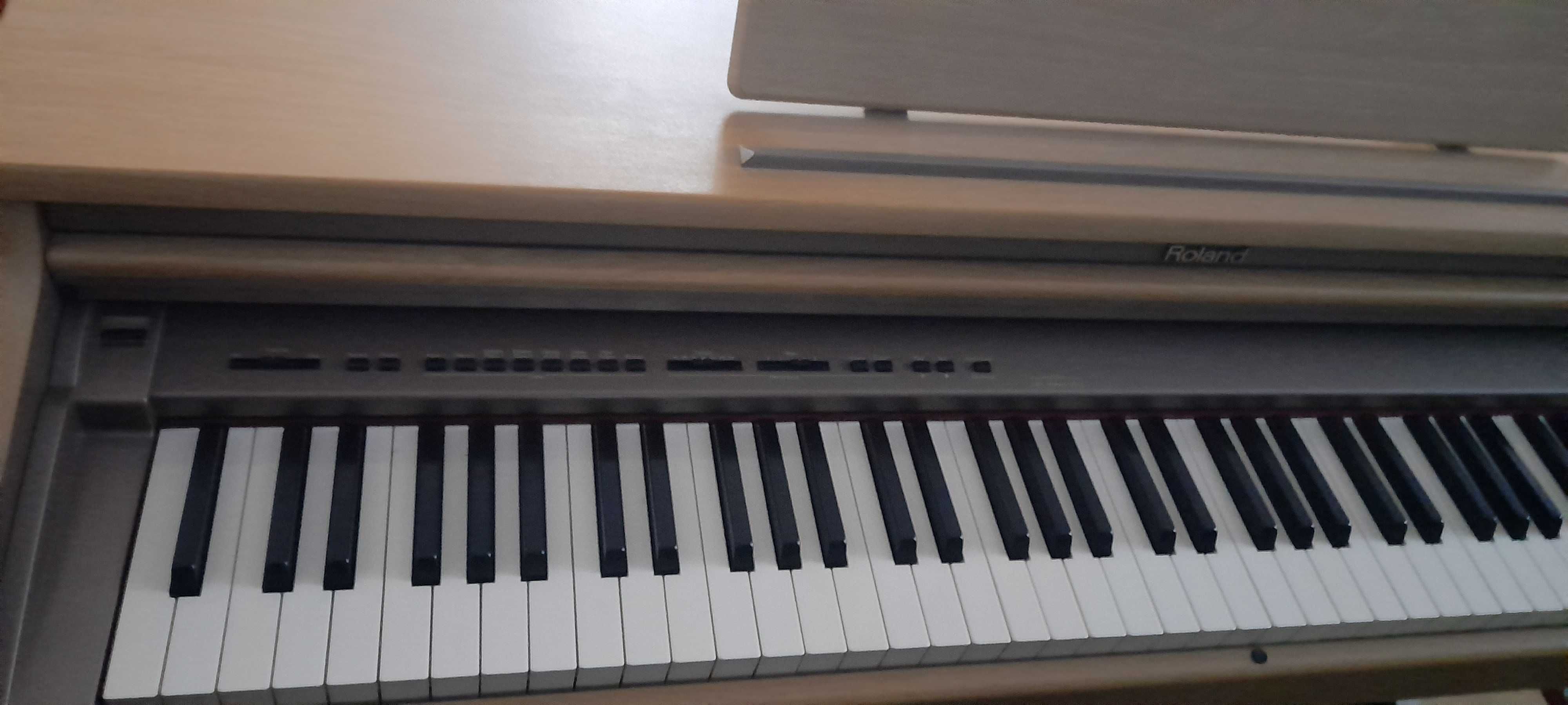 Pianino Roland HP 237 białe stan idealny przywiezione z zachodu