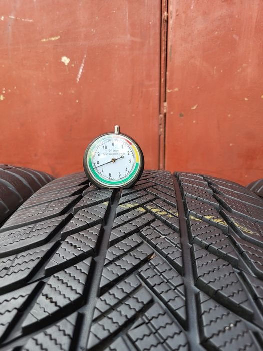235/50/19 R19 Bridgestone Blizzak LM001 4шт ціна за 1шт шини