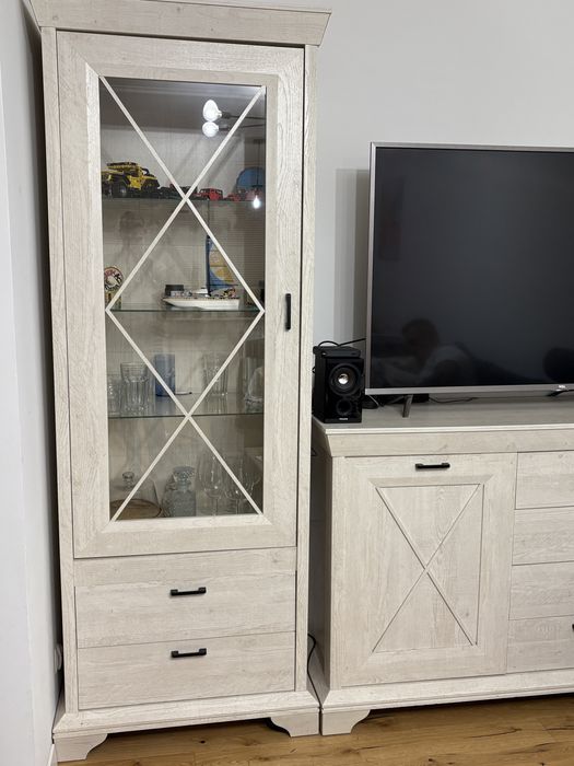 Meble do salonu 210 cm – komoda + witryna, jasne drewno, Stylowe meble