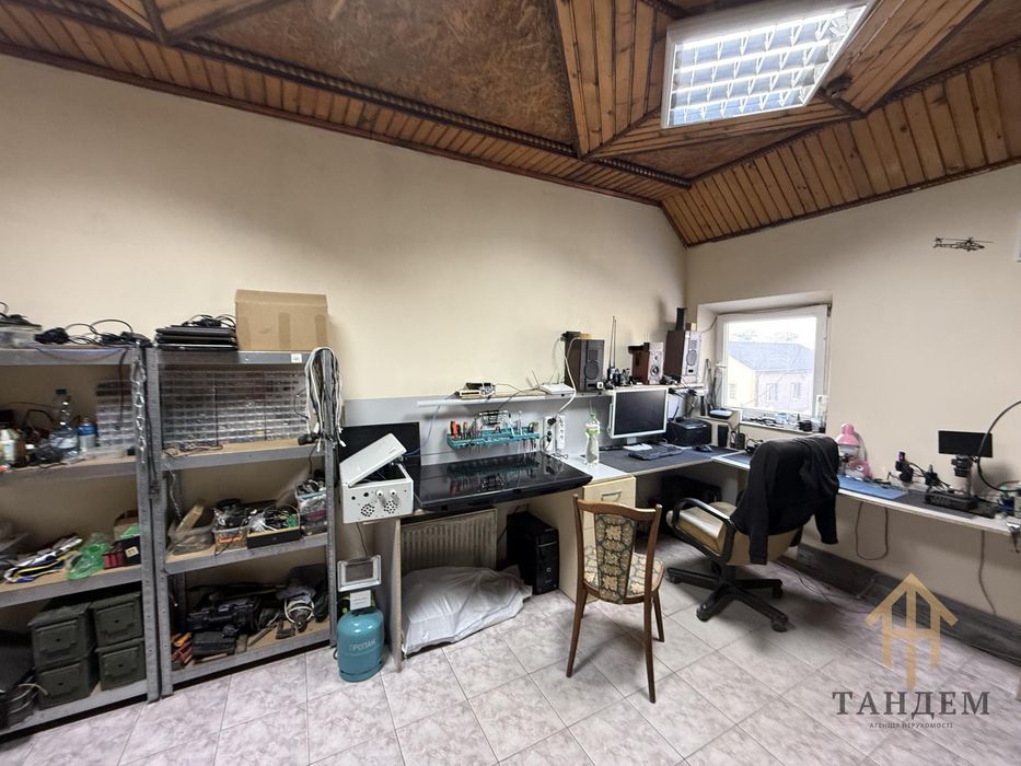 Продаж фасадного приміщення в Смиківцях (біля Тернополя)