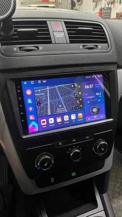 Перехідна рамка 9 дюйм Skoda Octavia А5 Yeti android в штатну рамку