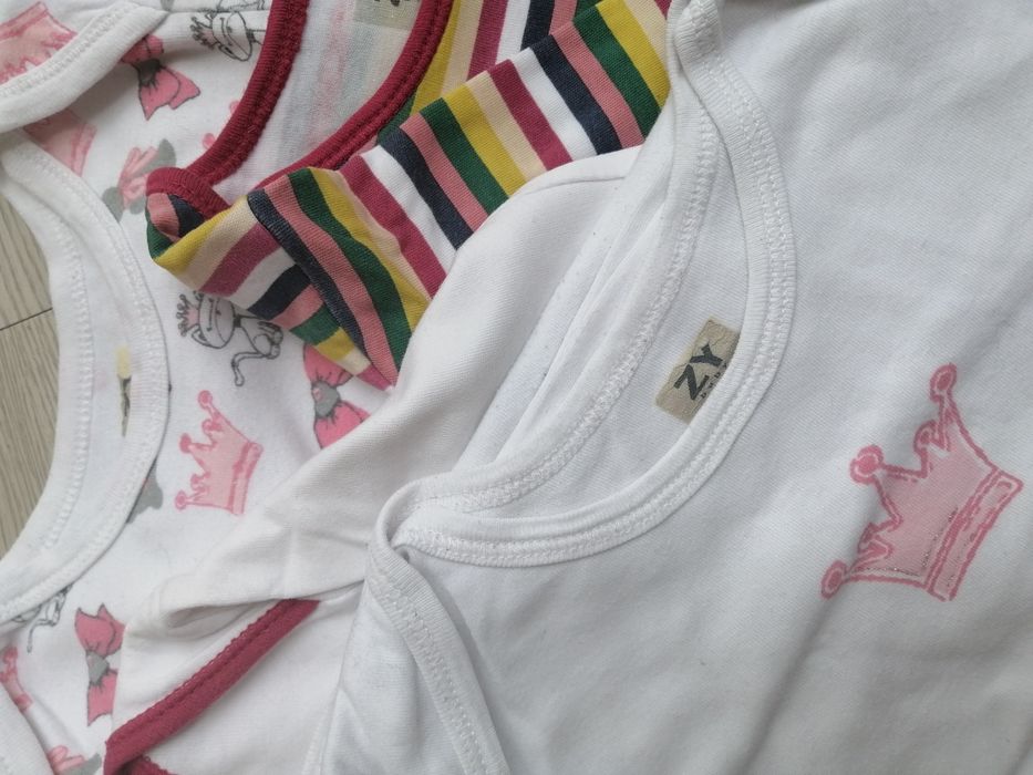 Lote 4 bodies 18-24 meses