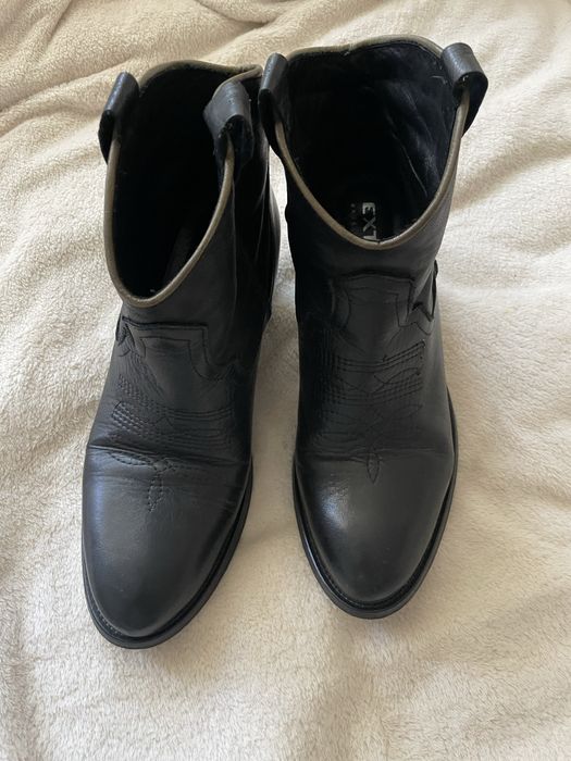 Прлдаються черевики жіночі демисизонні.