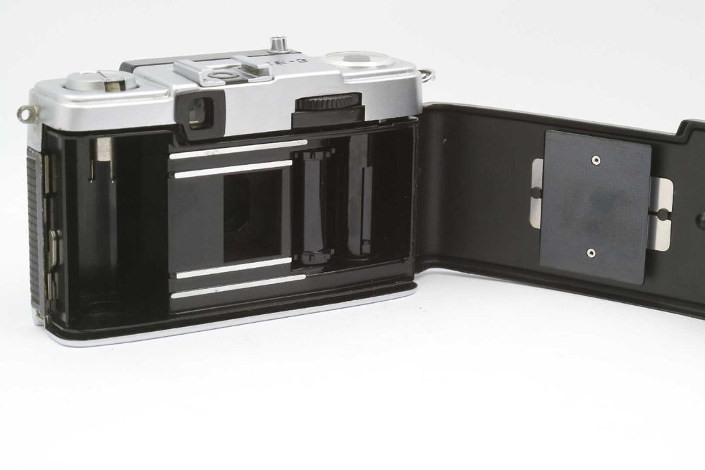 Olympus PEN EE-3 Zuiko 28mm f3.5