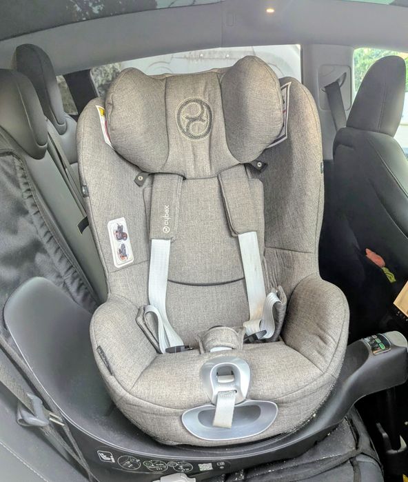 Cadeira de Carro Cybex Sirona + Base Isofix